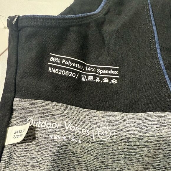 Outdoor Voices Black/Navy/Graphite Venus Crop Tank Top XS - Picture 6 of 6